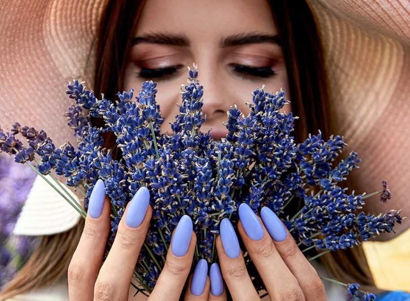 Sezonowe kolory paznokci