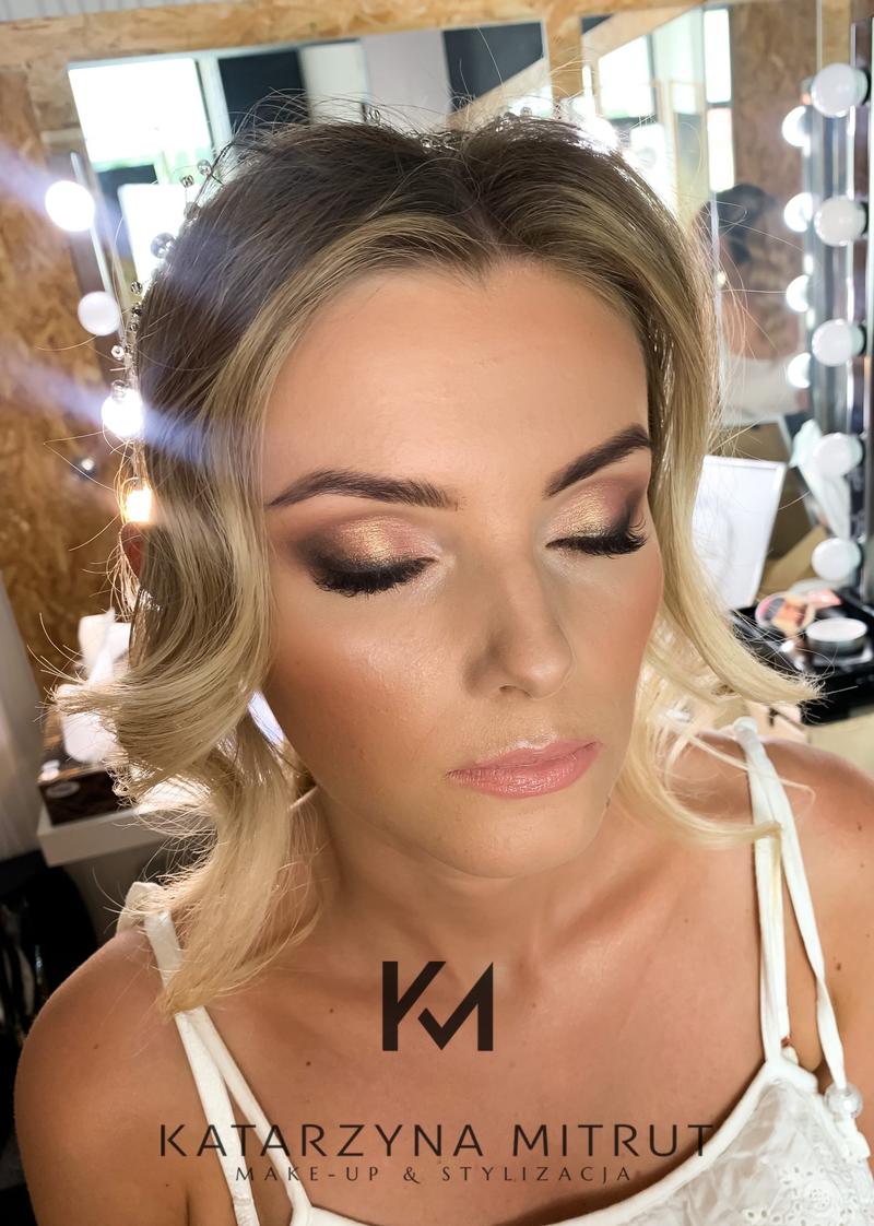 Koszt makijażu ślubnego