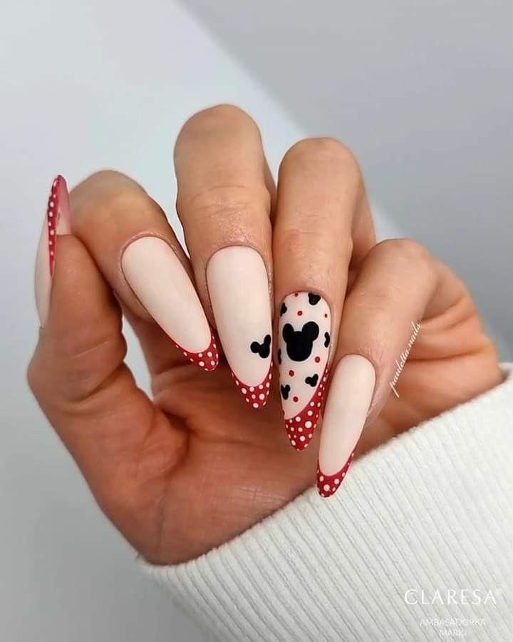 Stylizacje paznokci Disney