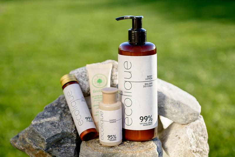 Gdzie i jak prawidłowo wyrzucać niezużyte kosmetyki, by chronić środowisko?