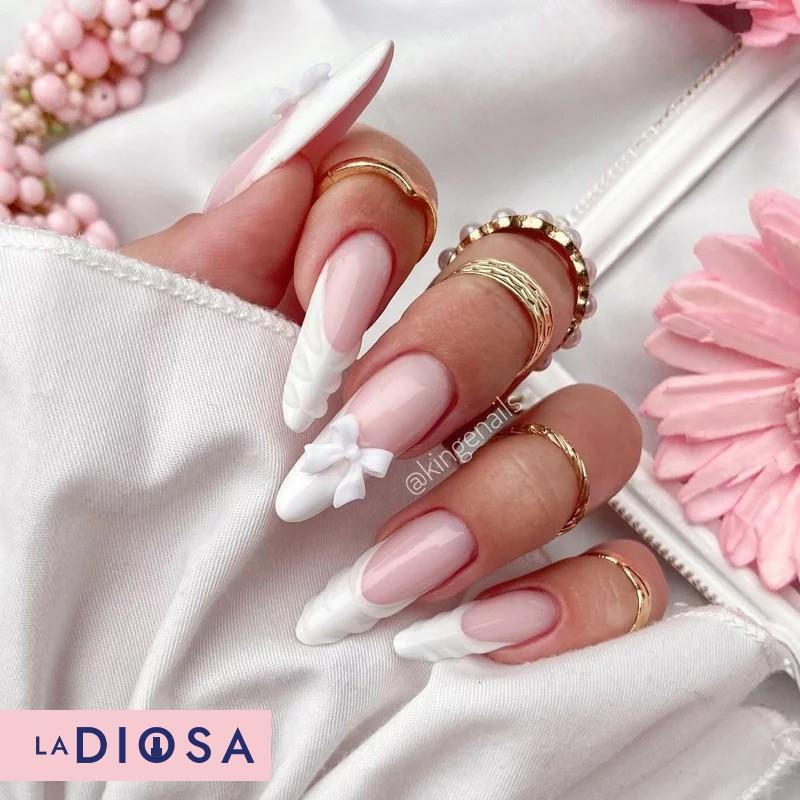 Manicure do sukni ślubnej