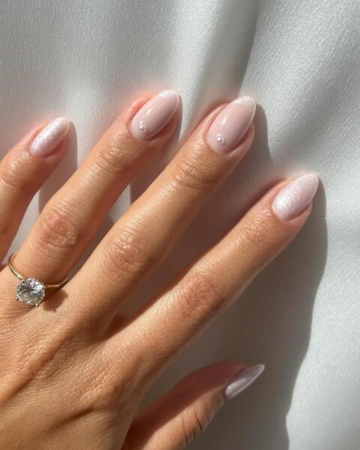 Elegancki manicure weselny