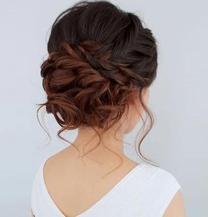 Eleganckie fryzury weselne