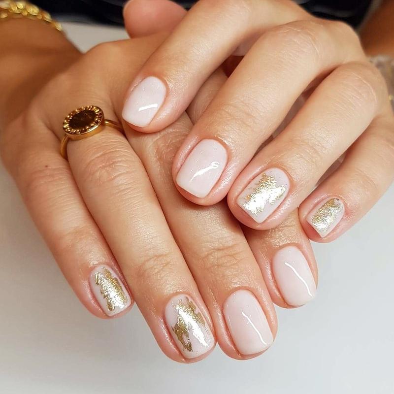 Pielęgnacja paznokci przed i po manicure